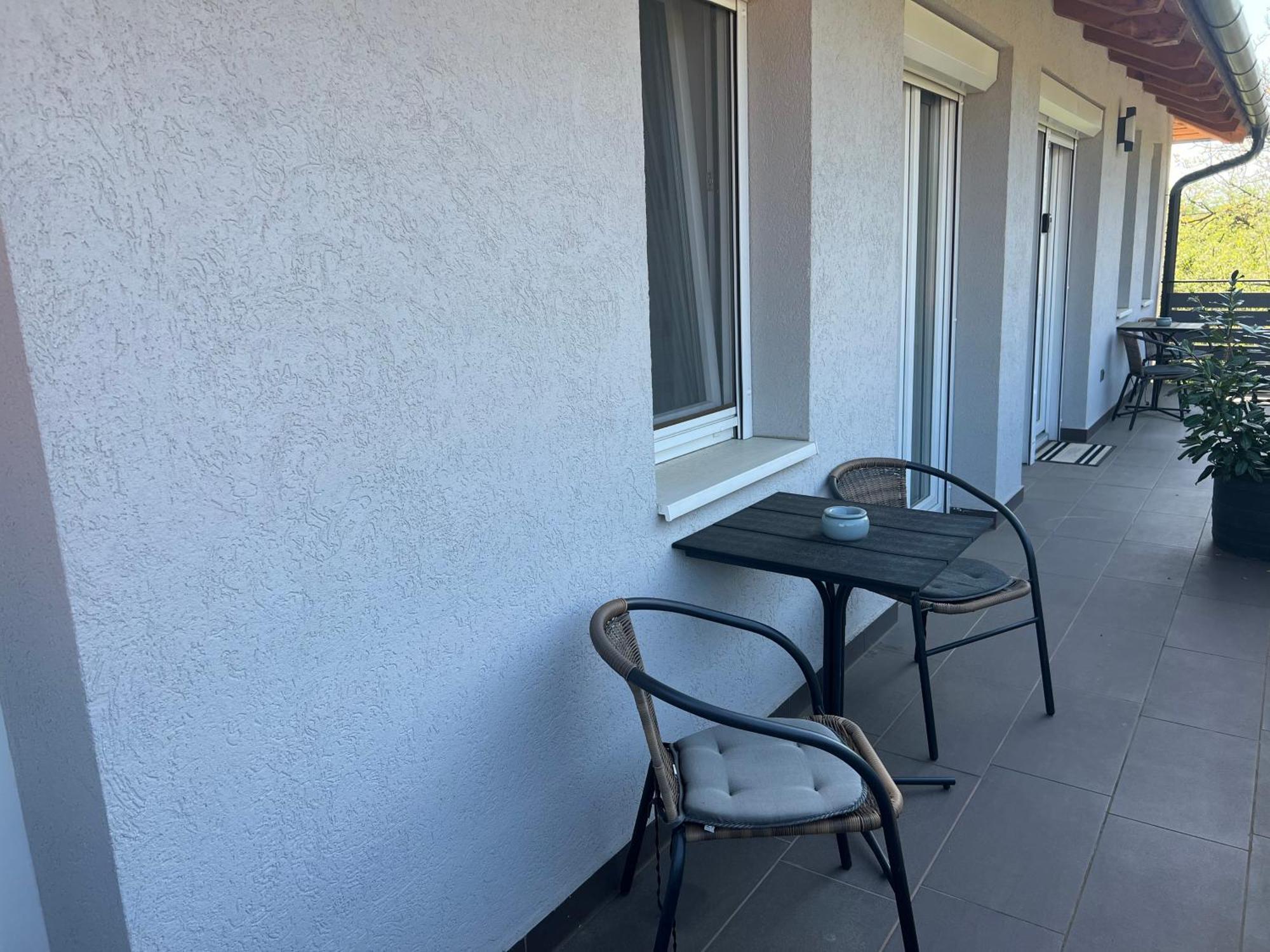 Sophia Apartman Goedoello Esterno foto