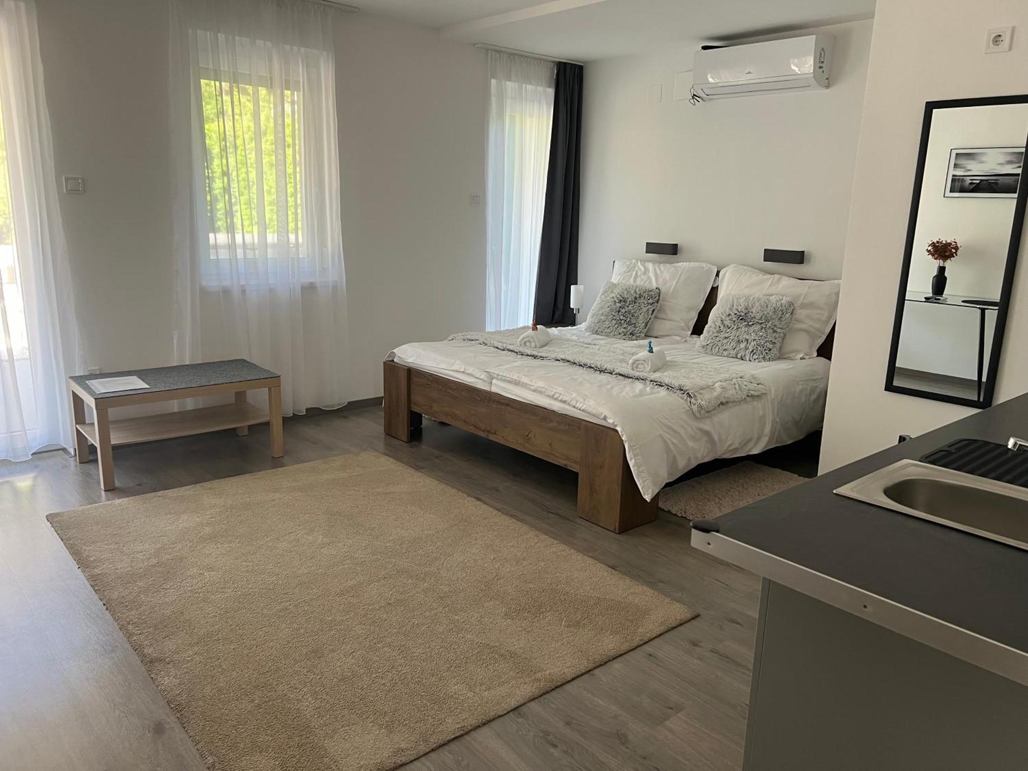 Sophia Apartman Goedoello Esterno foto
