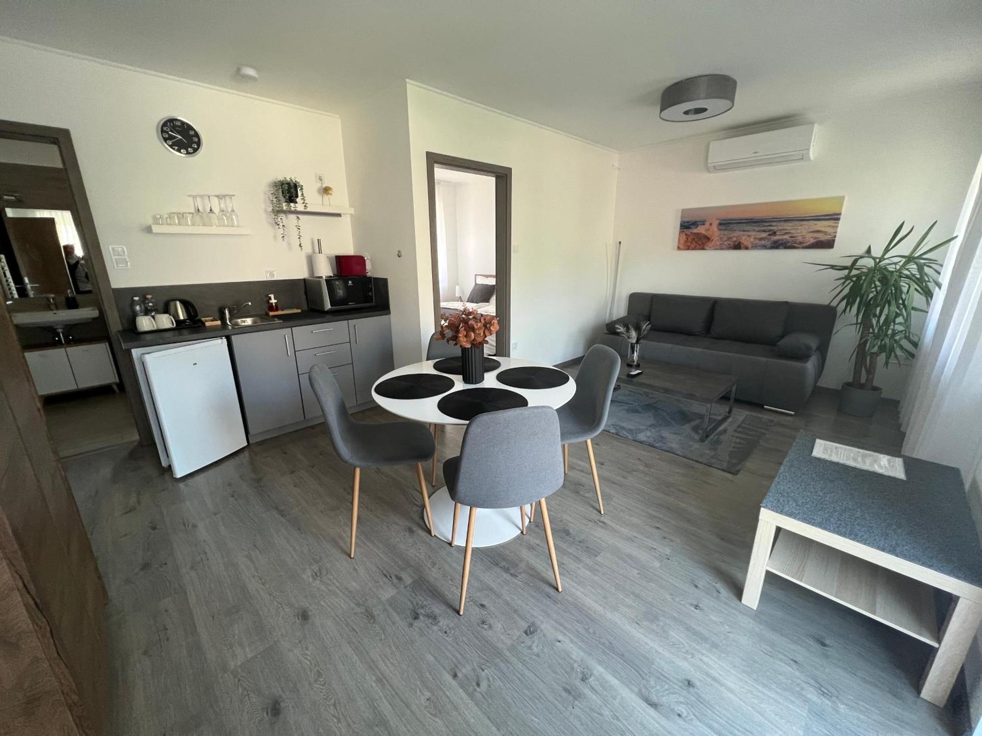 Sophia Apartman Goedoello Esterno foto