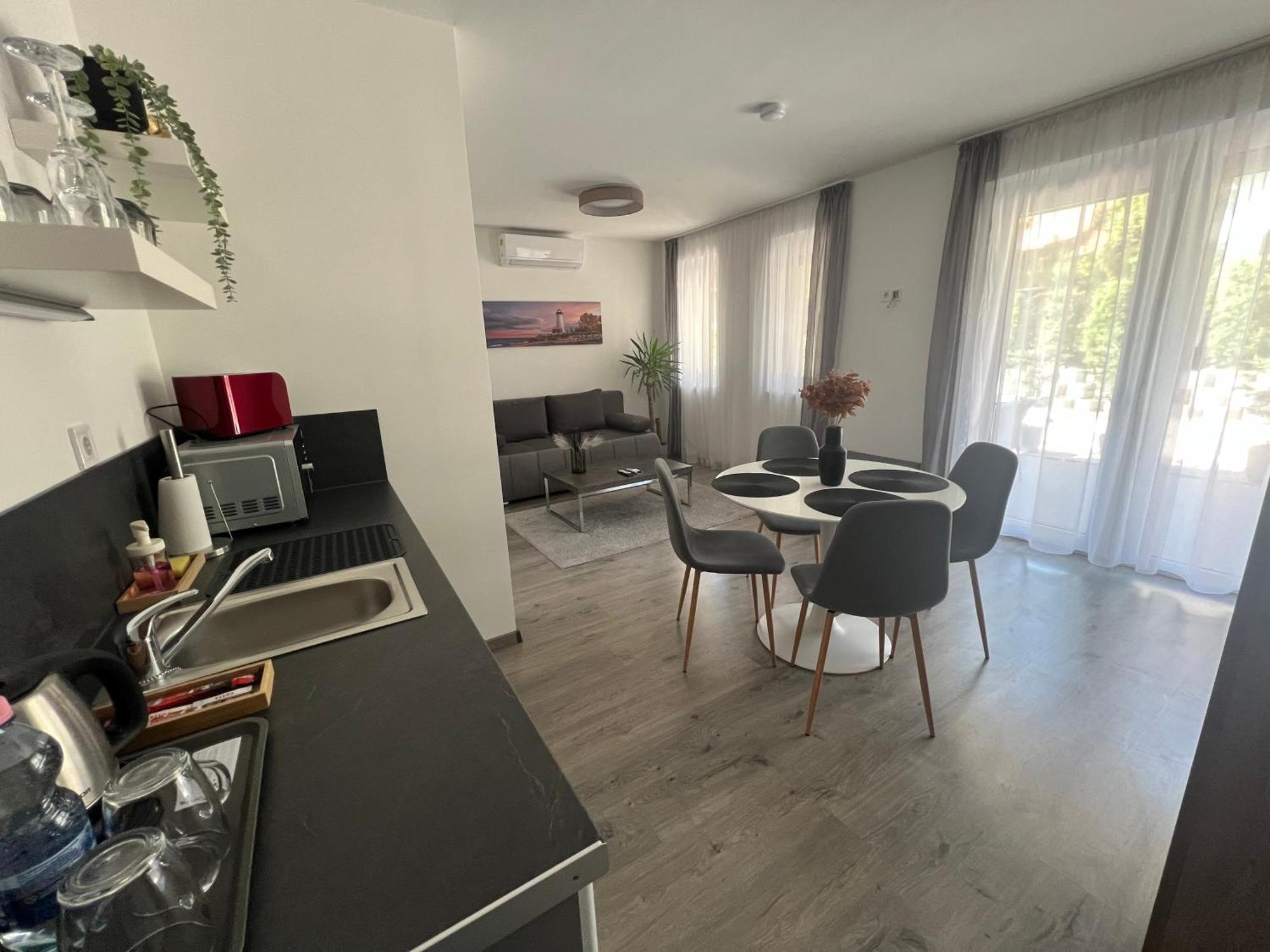 Sophia Apartman Goedoello Esterno foto